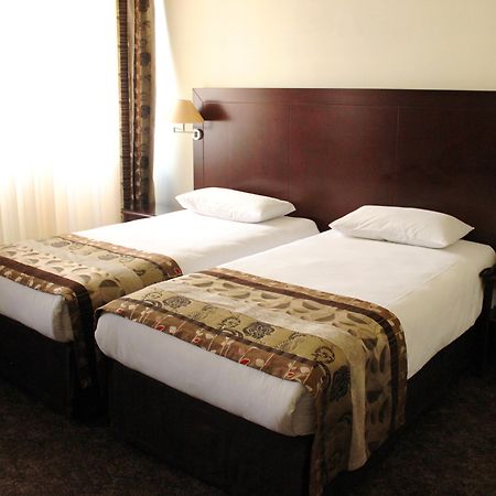 Europe Hotel Jerevan Buitenkant foto