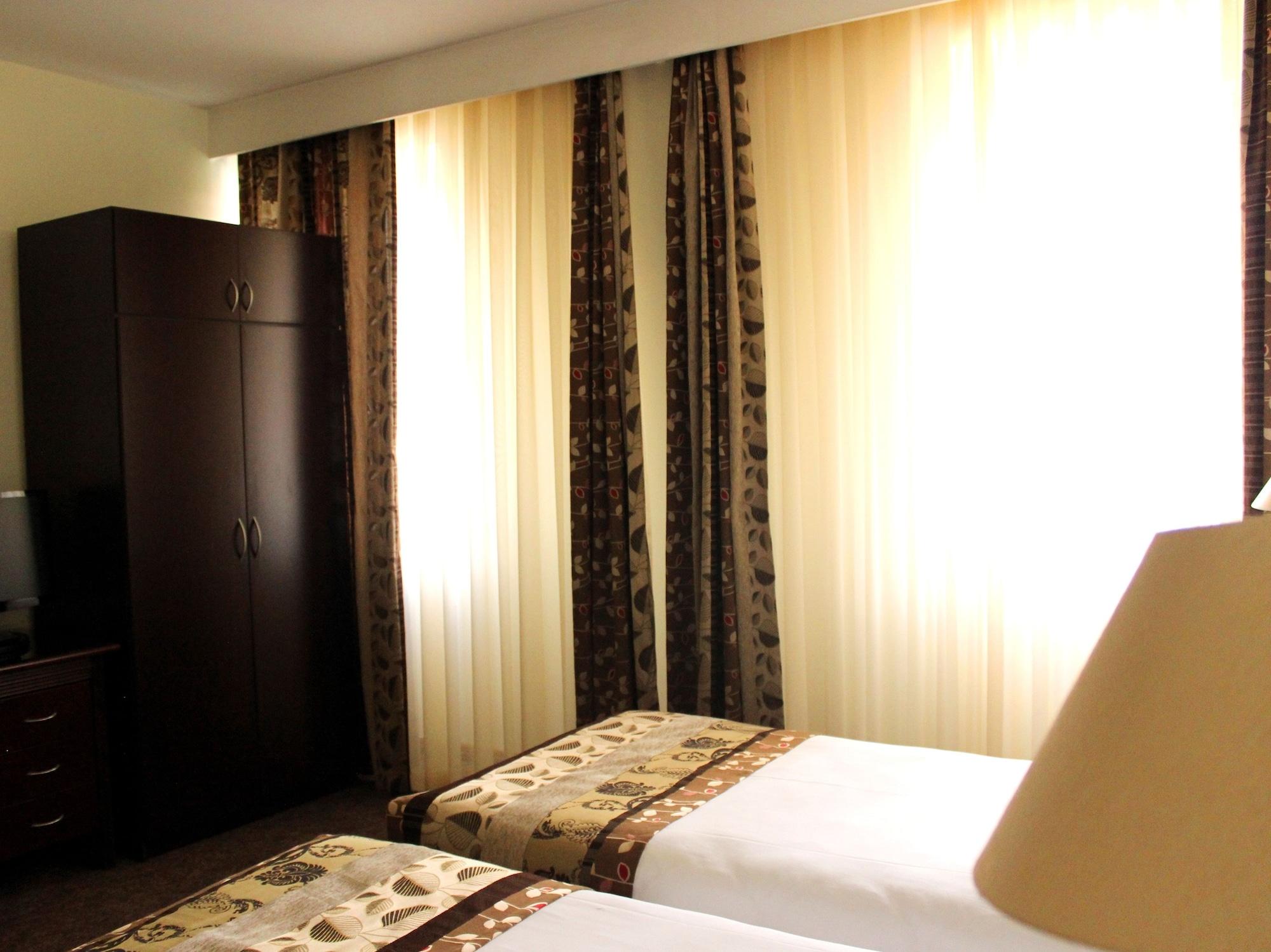 Europe Hotel Jerevan Buitenkant foto