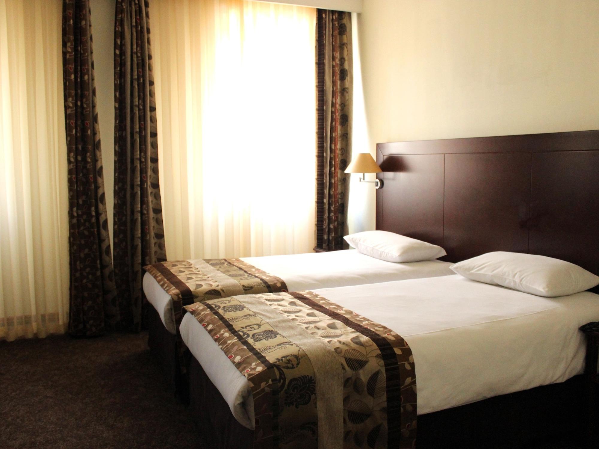 Europe Hotel Jerevan Buitenkant foto