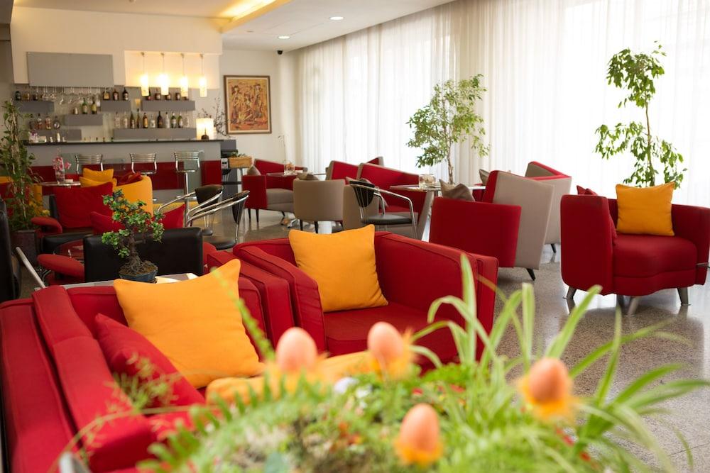 Europe Hotel Jerevan Buitenkant foto
