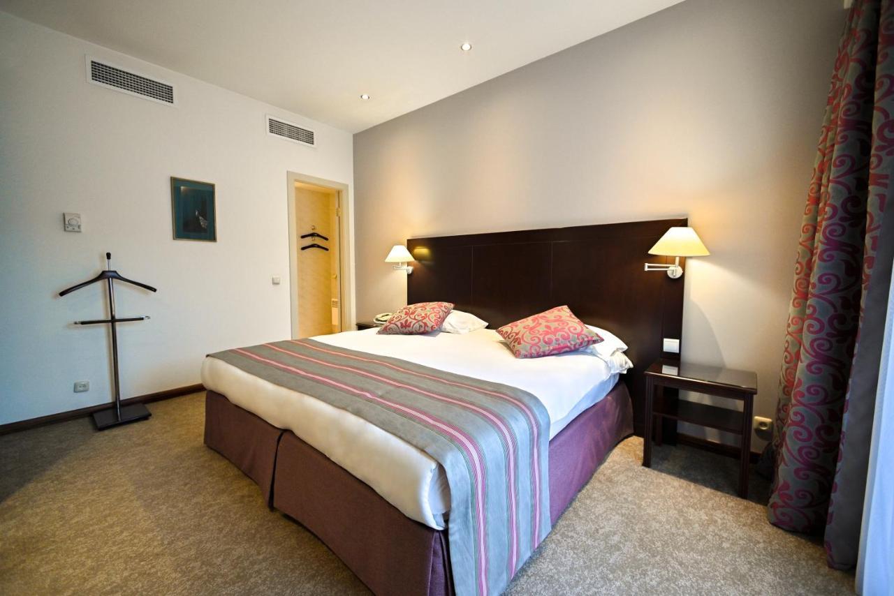 Europe Hotel Jerevan Buitenkant foto
