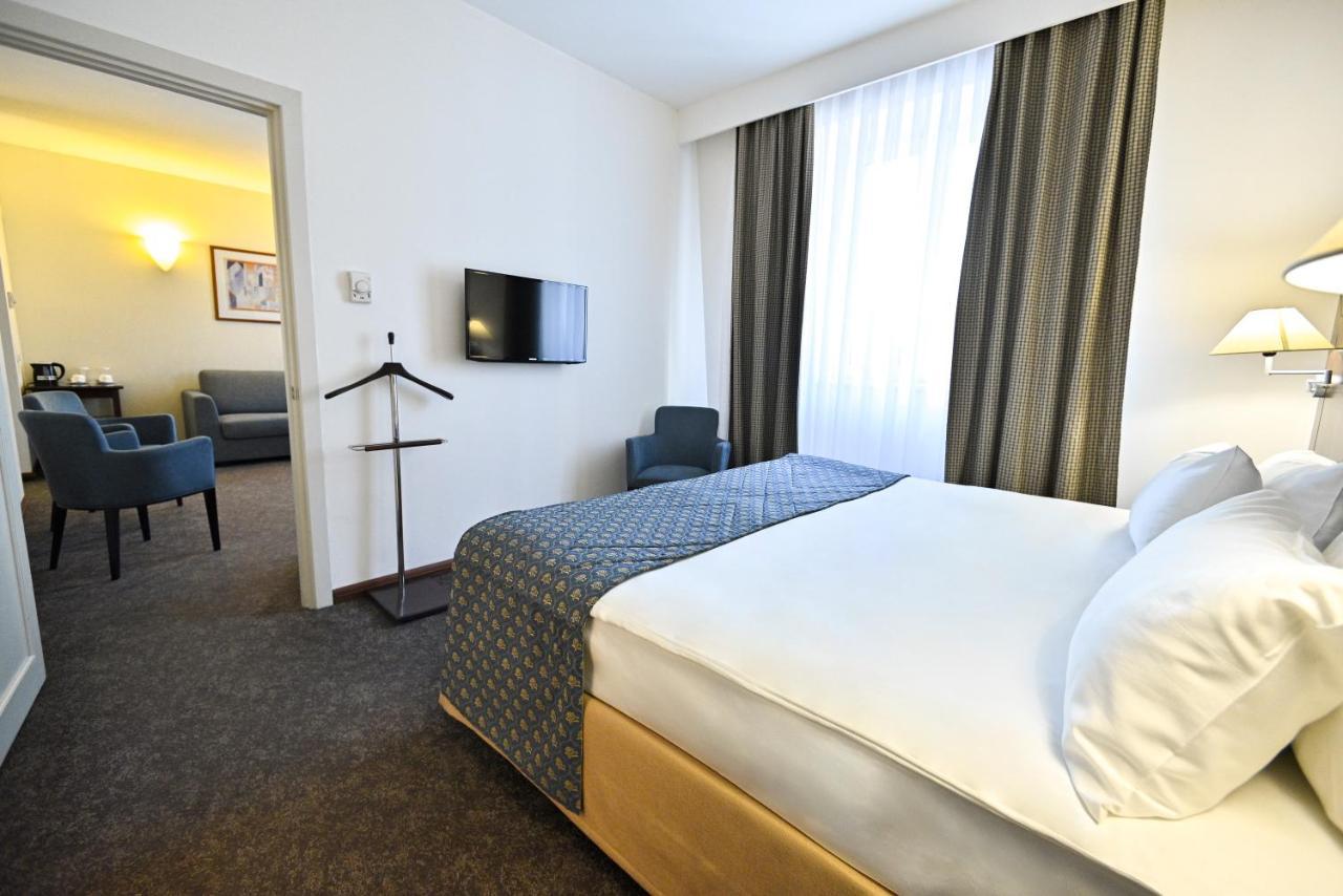 Europe Hotel Jerevan Buitenkant foto