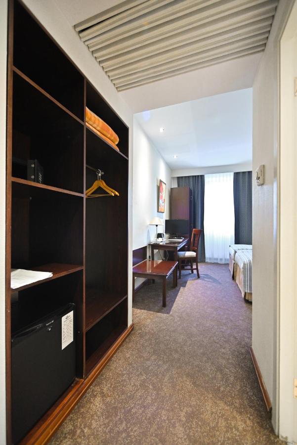 Europe Hotel Jerevan Buitenkant foto