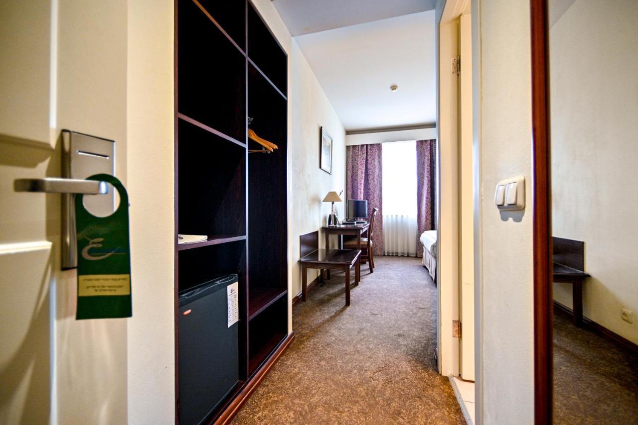 Europe Hotel Jerevan Buitenkant foto