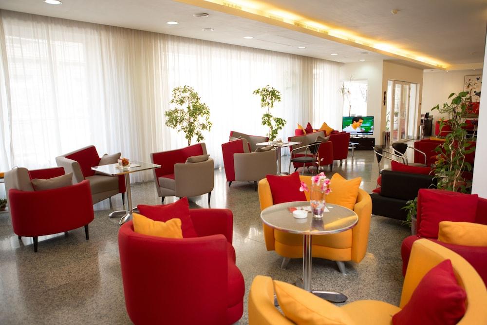 Europe Hotel Jerevan Buitenkant foto