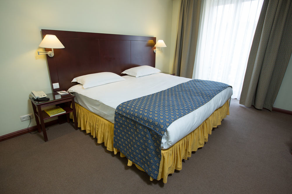 Europe Hotel Jerevan Buitenkant foto